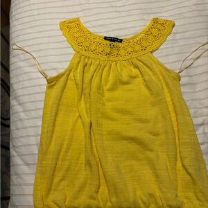 Cable & Gauge Yellow Sleeveless Blouse NWOT